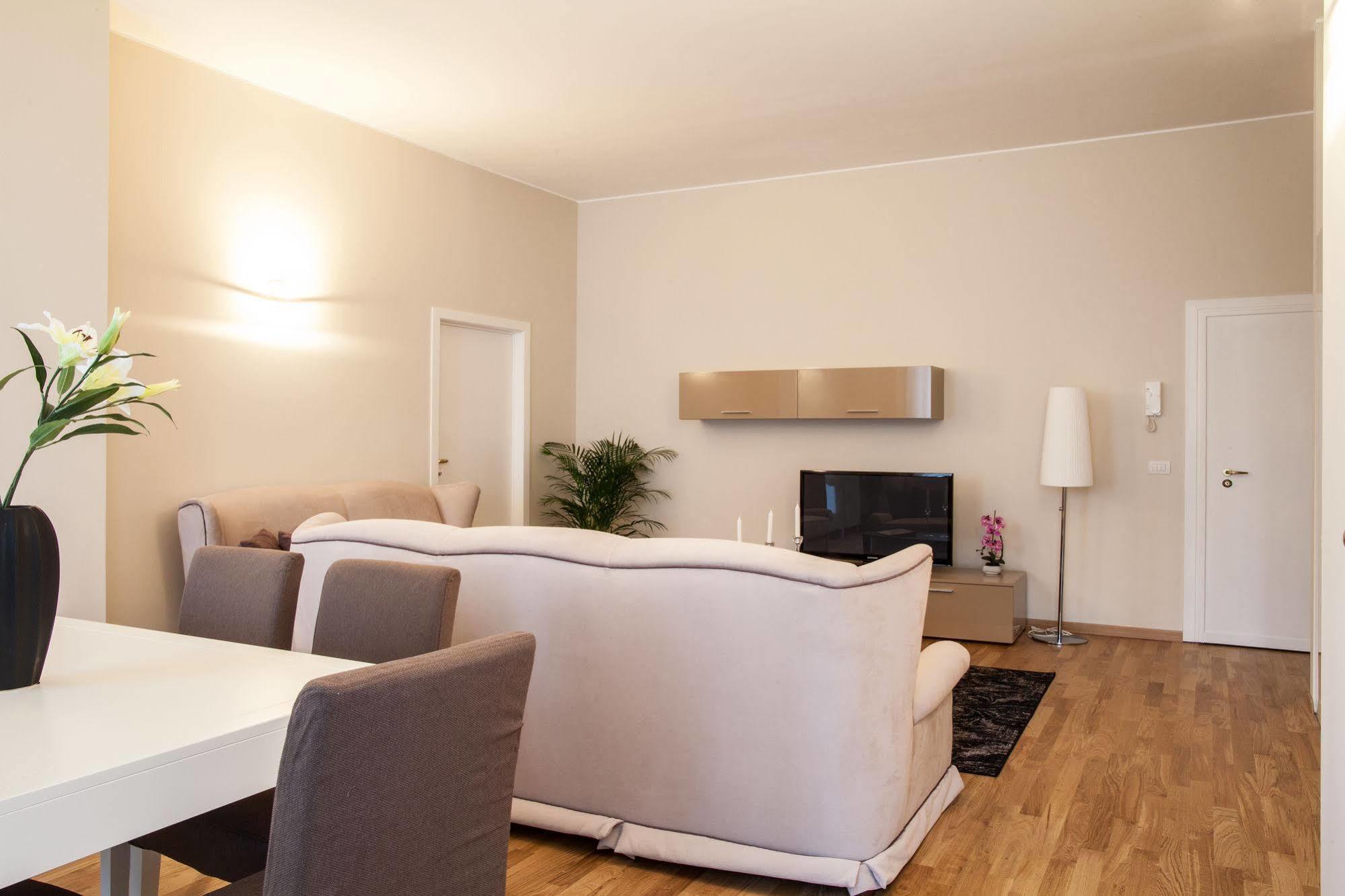 Milan Royal Suites Eksteriør bilde