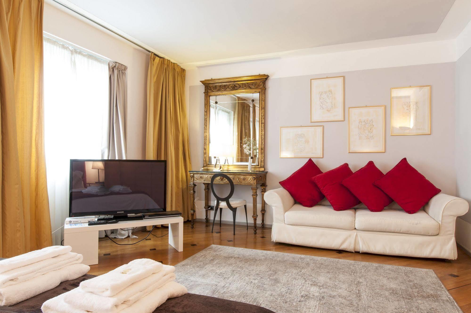 Milan Royal Suites Eksteriør bilde